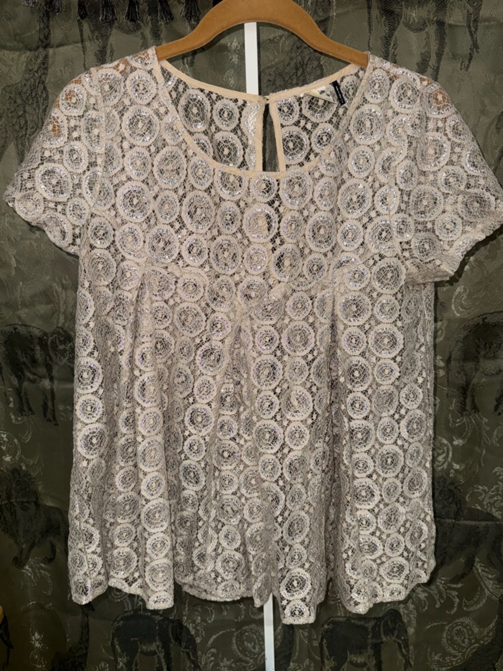 Anthropologie - Delicate Cream Lace Short-Sleeve Blouse with Keyhole